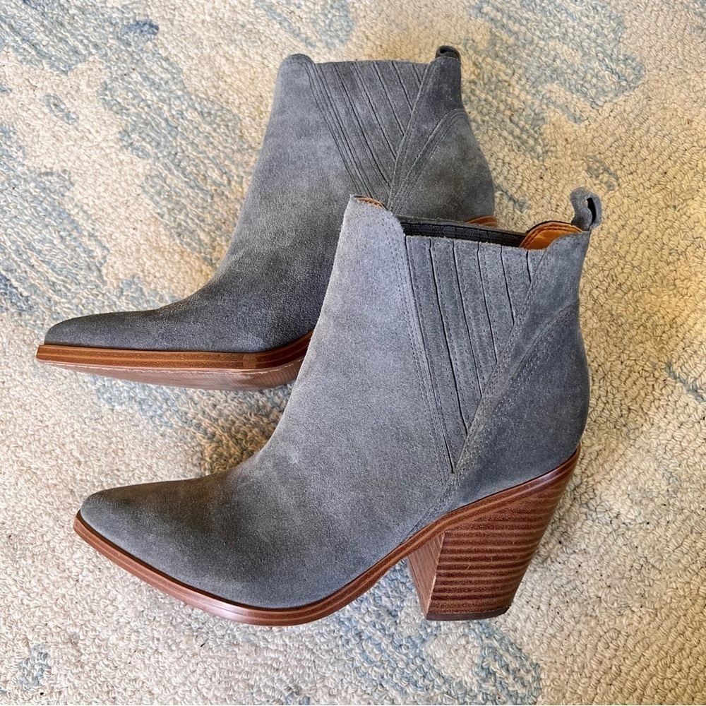 MARC FISHER GRAY SUEDE WESTERN SNIP TOE CHELSEA ANKLE BOOTIE STACKED HEEL 8.5